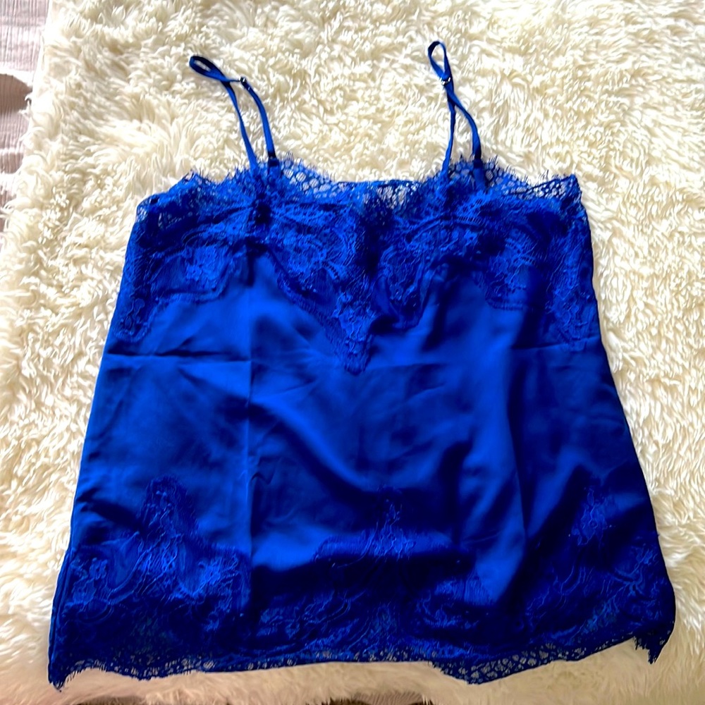 Storia small blue lace tank top
